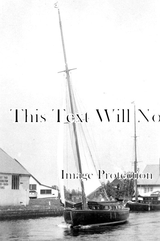 NF 4086 - Potter Heigham Yacht & Wherry, Norfolk Broads c1930