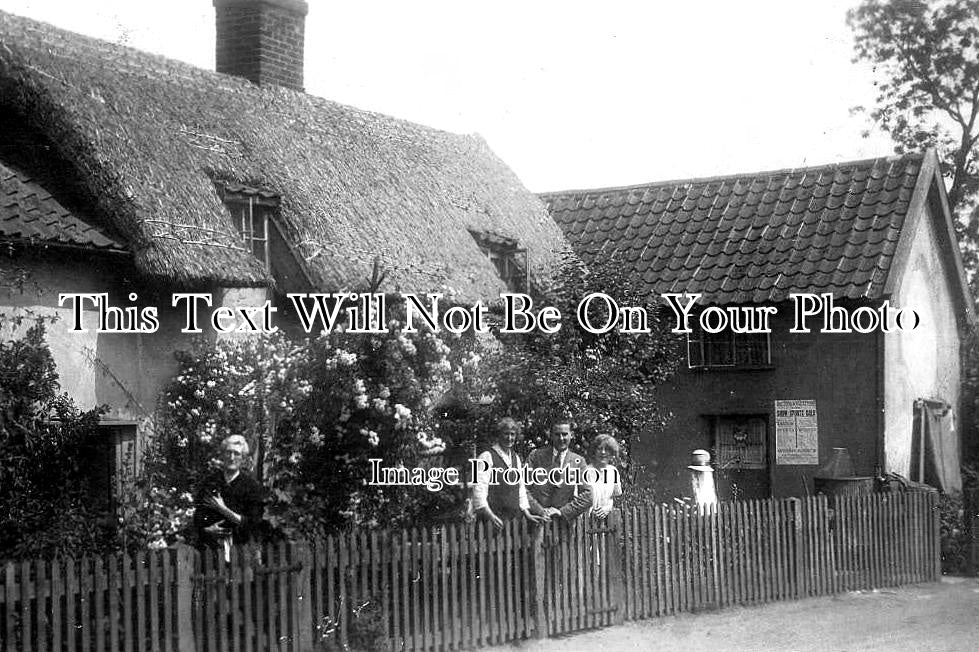 NF 4103 - Thatched Cottage, Bacton, Norfolk