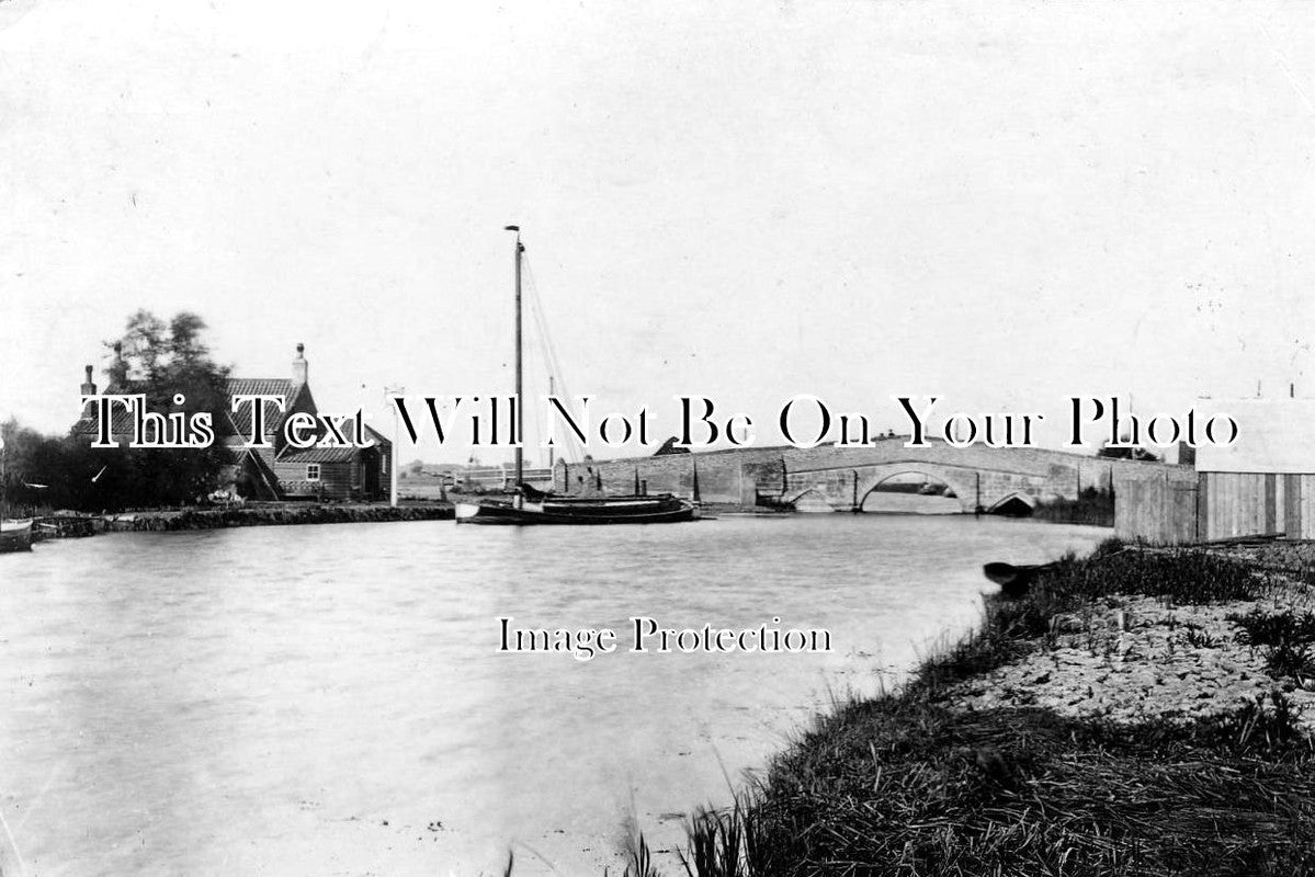 NF 429 - Potter Heigham Bridge, Norfolk