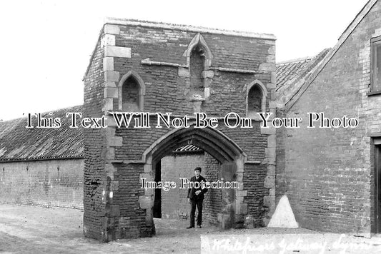 NF 4501 - Whitefriars Gateway, Kings Lynn, Norfolk c1912