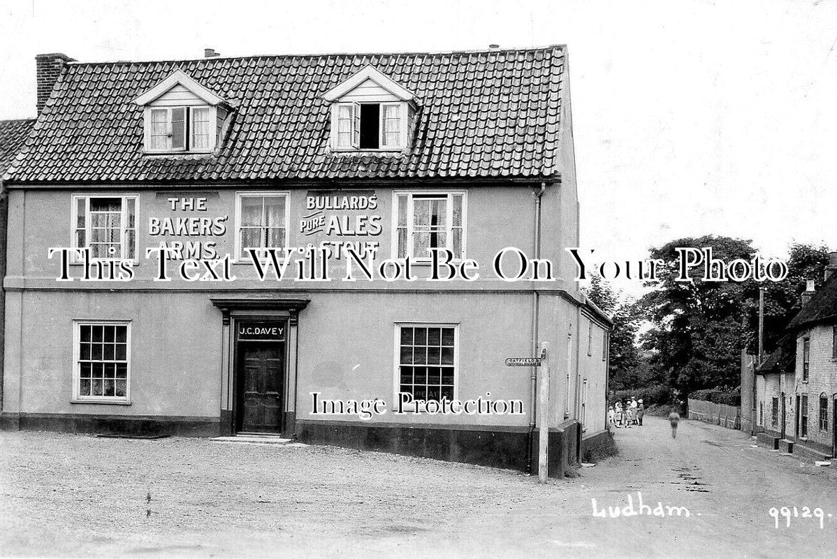 NF 4503 - The Bakers Arms Pub, Ludham, Norfolk c1926 – JB Archive