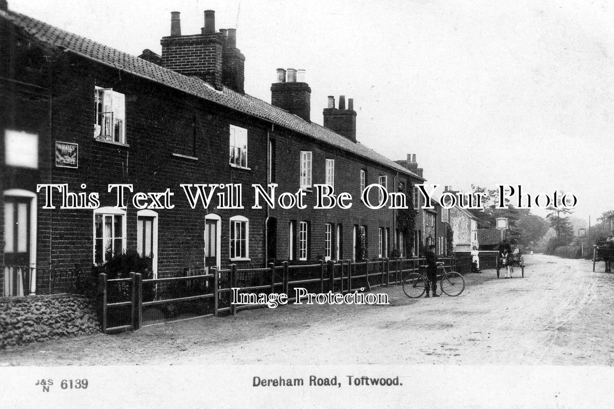 NF 472 - Dereham Road, Toftwood, Norfolk c1912