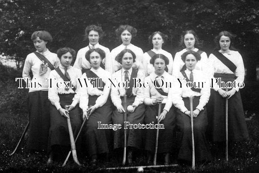 NF 520 - Hockey Team, Wymondham Girls School, Norfolk c1910