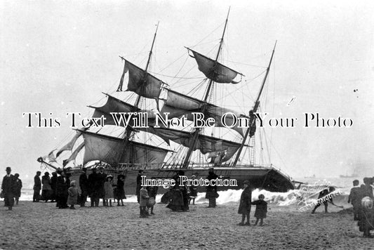 NF 717 - The Ceres Sailing Ship Beached, Shipwreck, Great Yarmouth, Norfolk