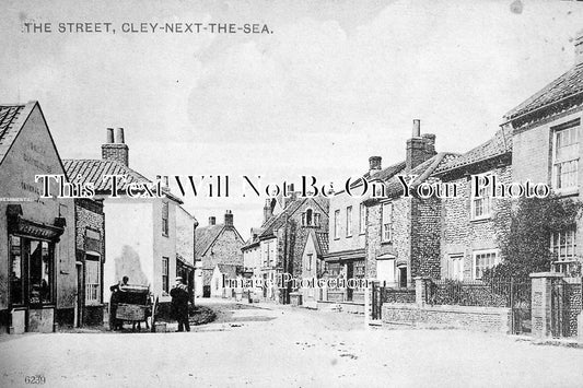 NF 795 - The Street, Cley Next The Sea, Norfolk c1905