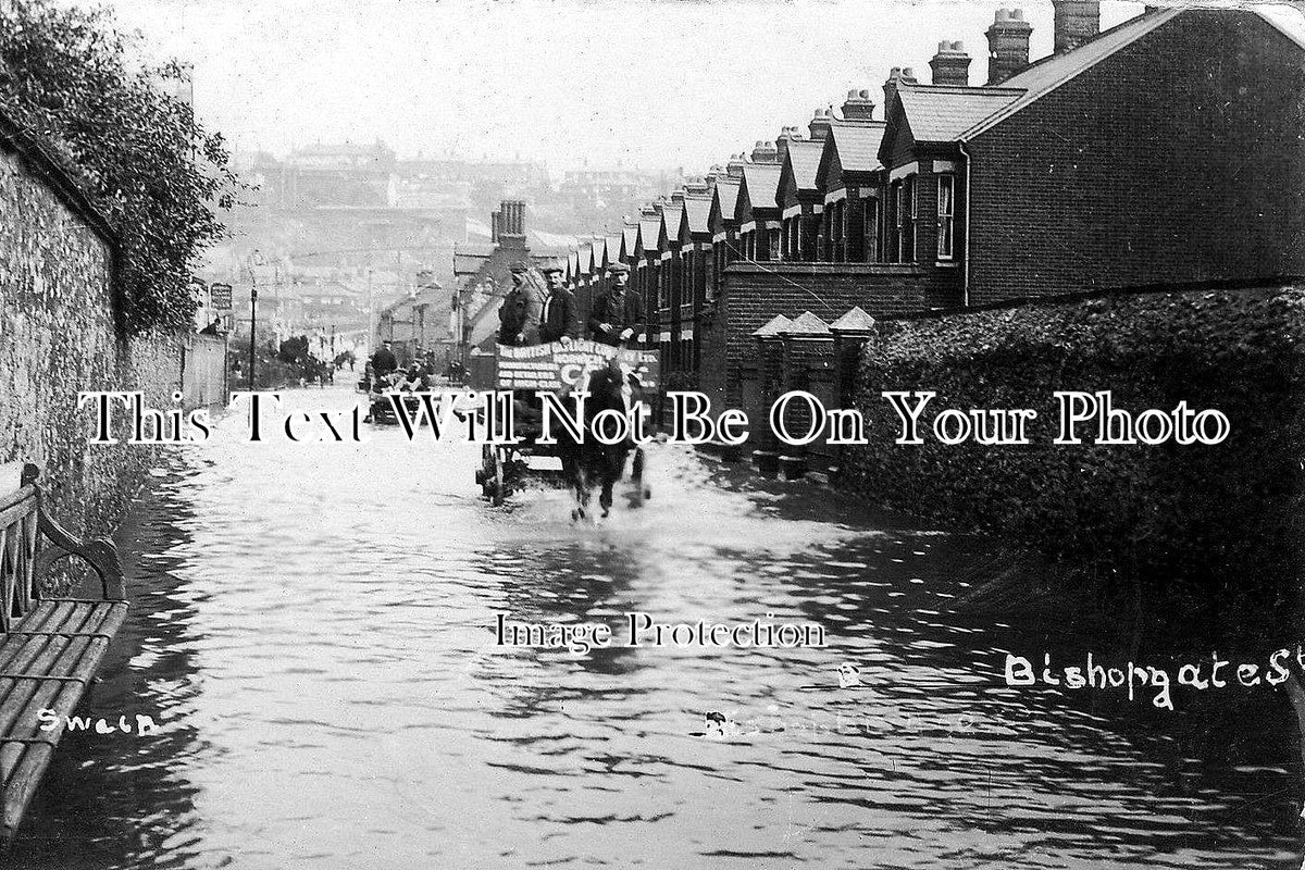 NF 80 - Bishopgate, Norwich Flood, Norfolk 1912