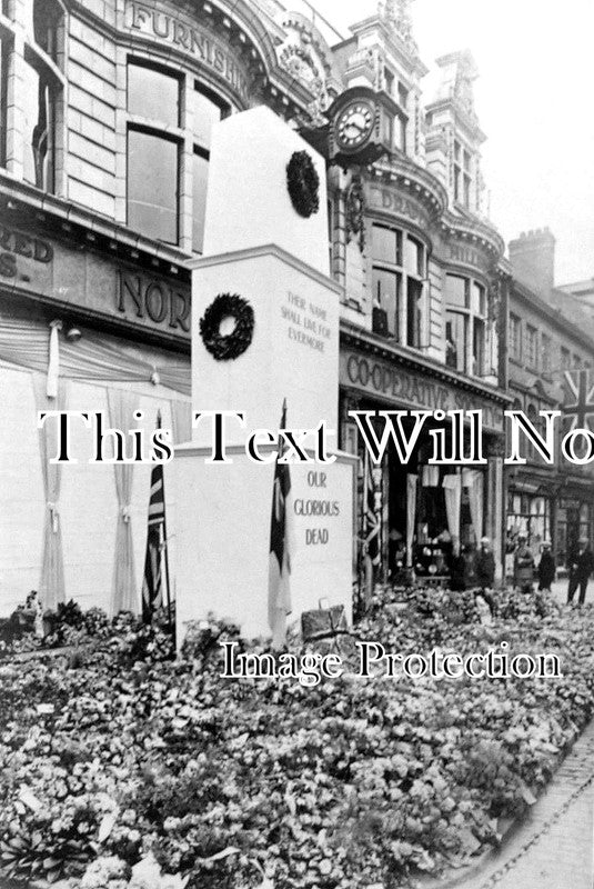 NH 1001 - Temporary Wooden Cenotaph, Northampton, Northamptonshire