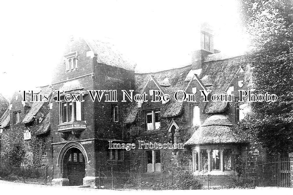 NH 1037 - Bell Inn, Finedon, Northamptonshire c1904