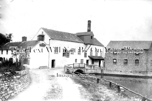 NH 1074 - Isham Mill, Northamptonshire c1947