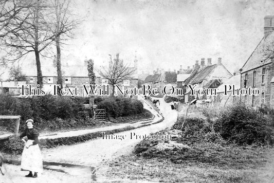 NH 1102 - The Ford, Moreton Pinkney, Northamptonshire c1904
