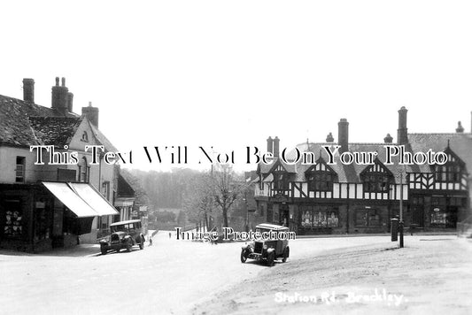 NH 1121 - Station Road, Brackley, Northamptonshire c1930