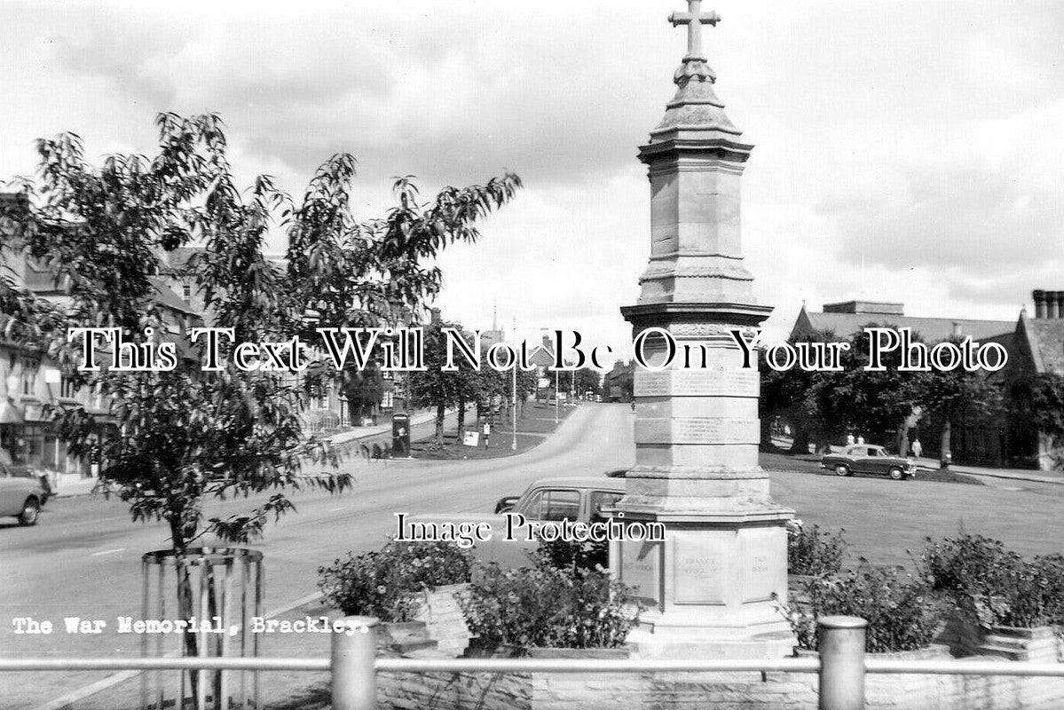 NH 1227 - Brackley War Memorial, Northamptonshire