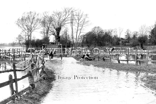 NH 1274 - Flooded Road, Passenham, Northamptonshire