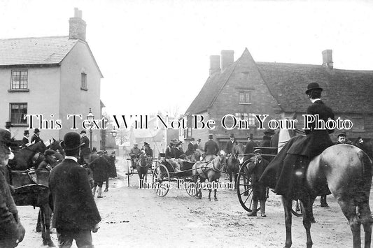 NH 1301 - Hunt Meet At Long Buckby, Northamptonshire c1906