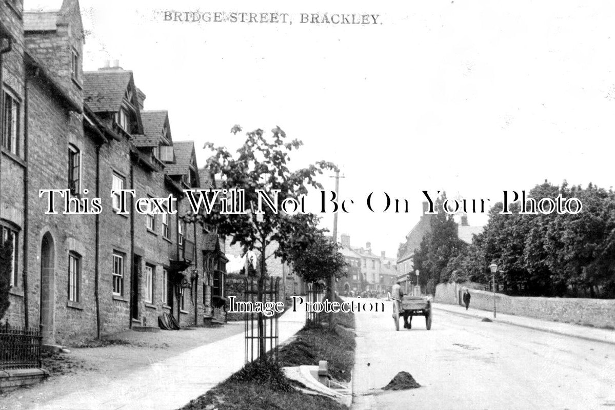 NH 1306 - Bridge Street, Brackley, Northamptonshire c1905