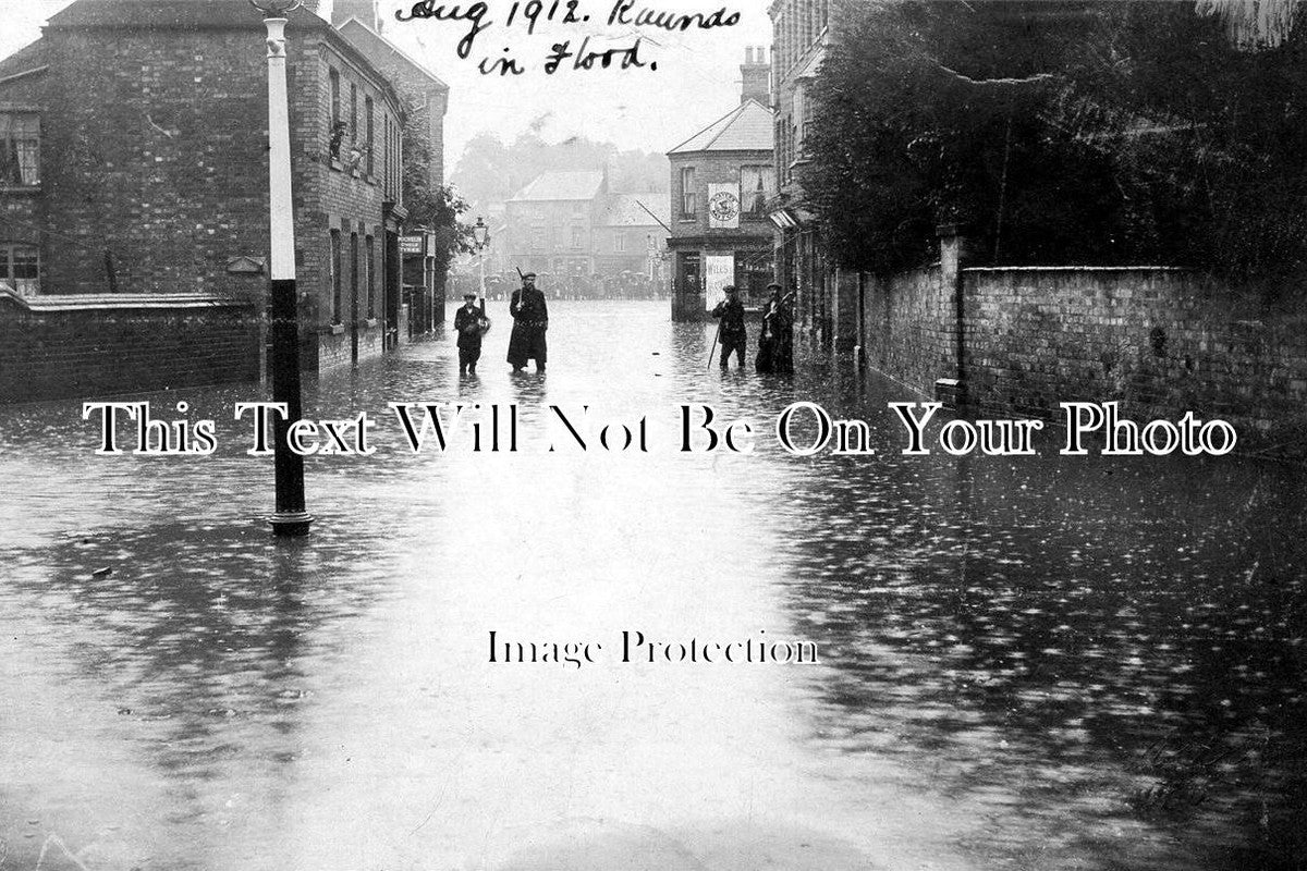 NH 1329 - Flooding At Raunds, Northamptonshire 1912