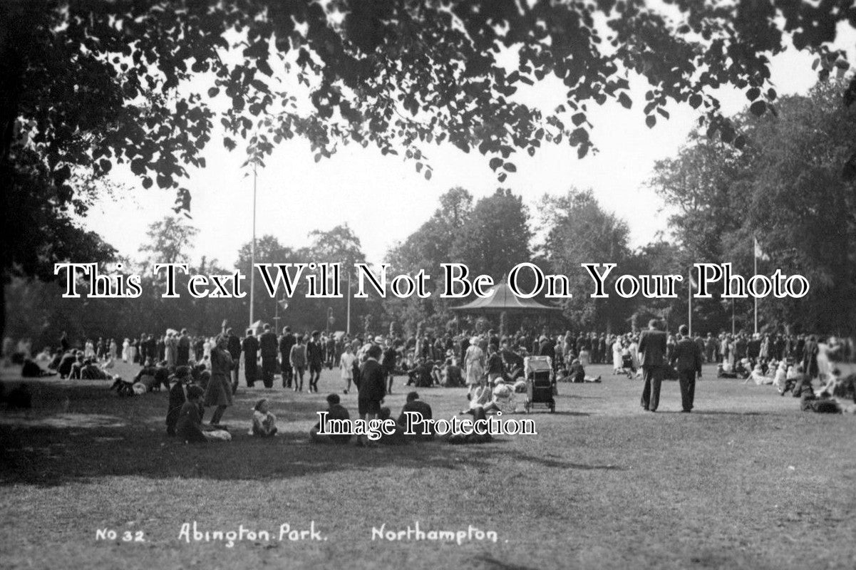 NH 134 - Abington Park, Northampton, Northamptonshire c1948