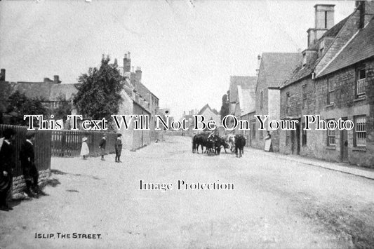 NH 138 - The Street, Islip, Northamptonshire c1905