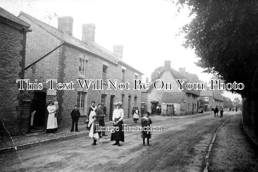 NH 1422 - Potterspury, Northamptonshire c1906