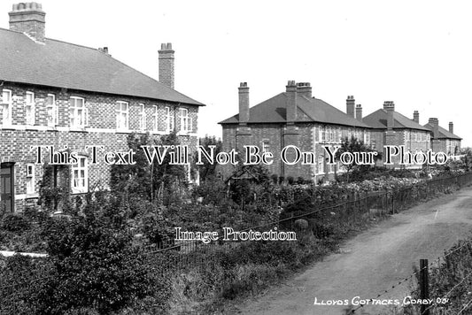 NH 1438 - Lloyds Cottages, Corby, Northamptonshire c1927
