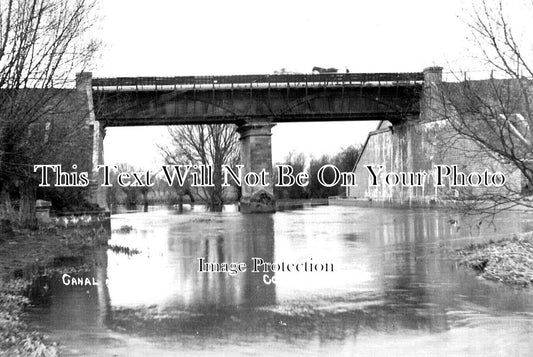 NH 1493 - Canal & River Bridge, Cosgrove, Northamptonshire