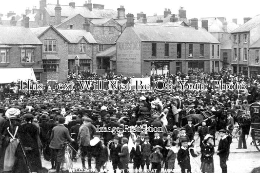 NH 1528 - Raunds Welcoming Soldiers Back, Northamptonshire 1905