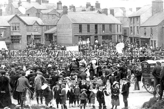 NH 1541 - Welcoming Back Strikers, Raunds, Northamptonshire 1905