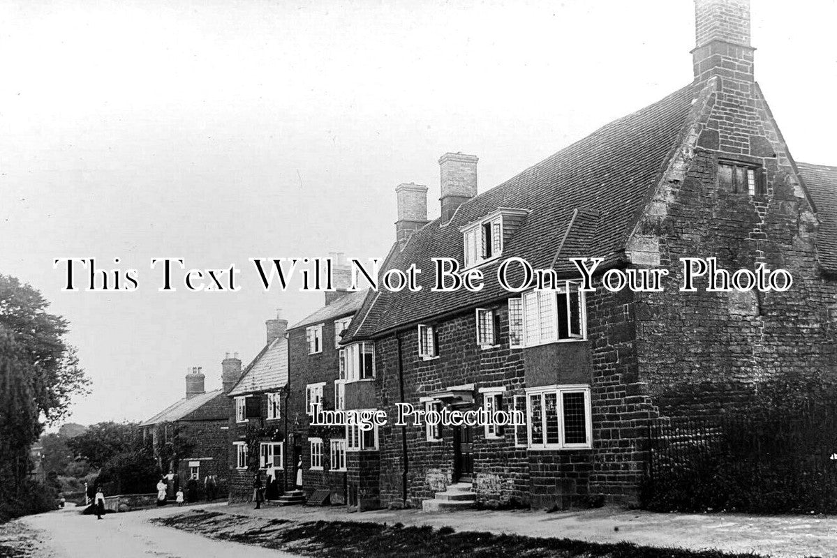 NH 1646 - High Street & Bartholomew Arms Pub, Blakesley, Northamptonshire