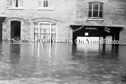 NH 1673 - Raunds Floods, Northamptonshire 1912