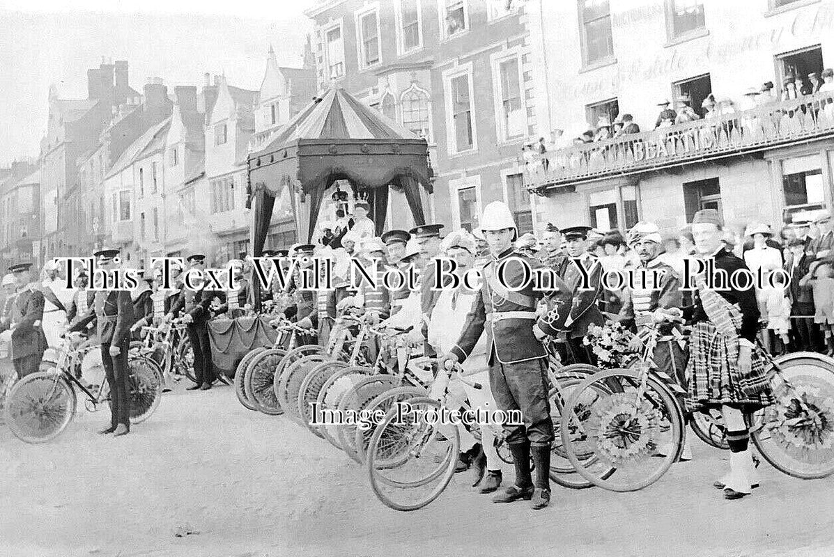 NH 1690 - The Annual Cycle Parade, Market Square, Northampton