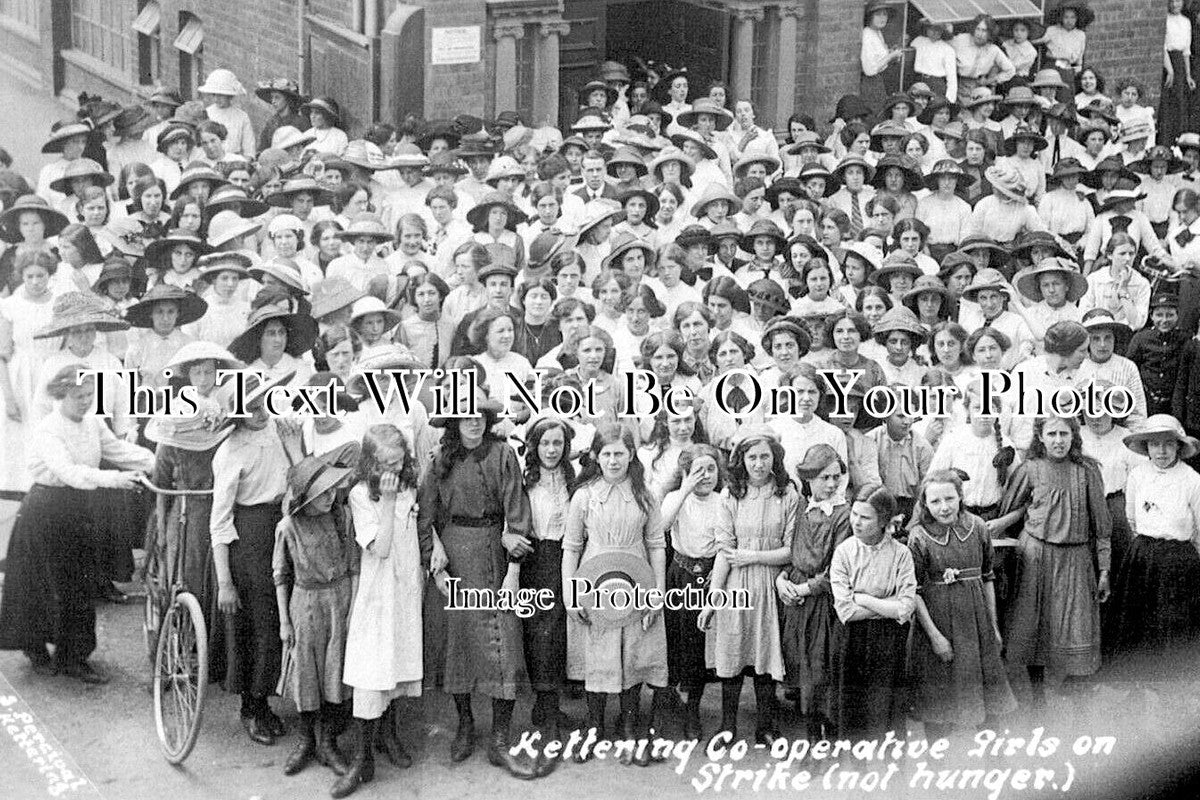 NH 1804 - Kettering Co-Operative Girls On Strike, Northamptonshire