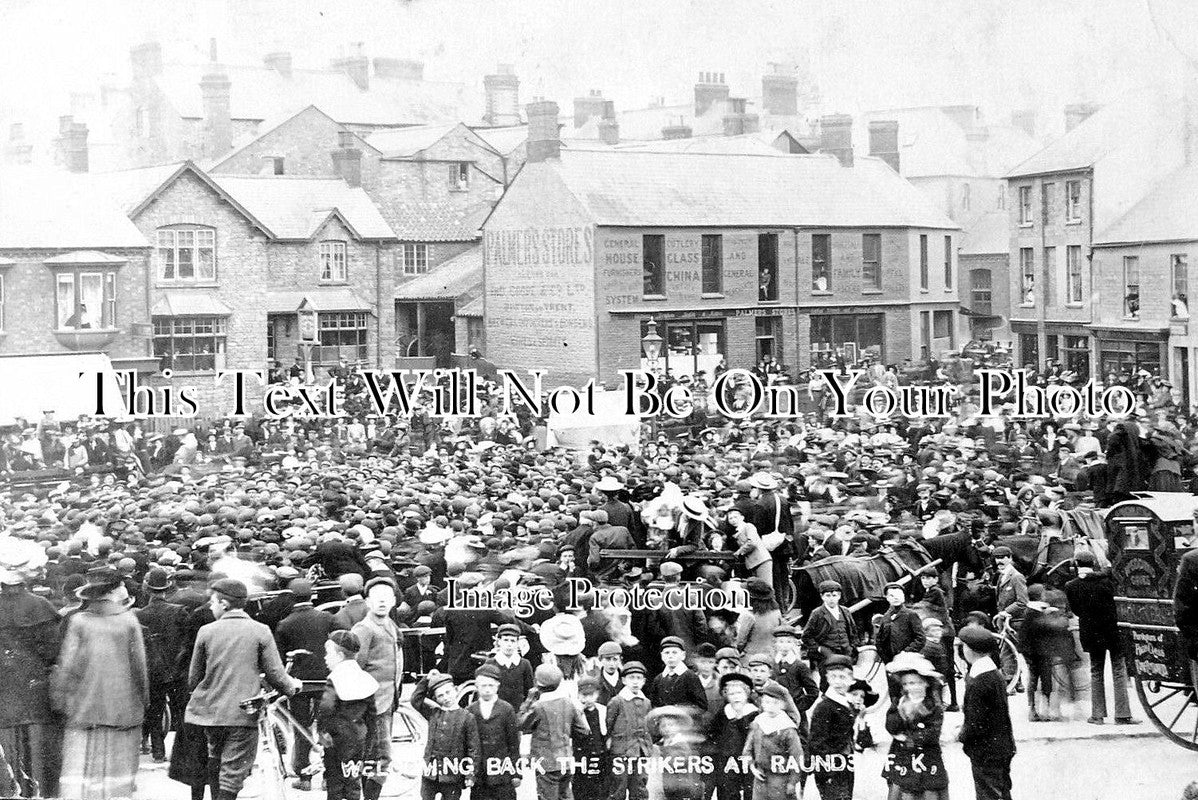 NH 1852 - Strikers At Raunds, Northamptonshire 1905