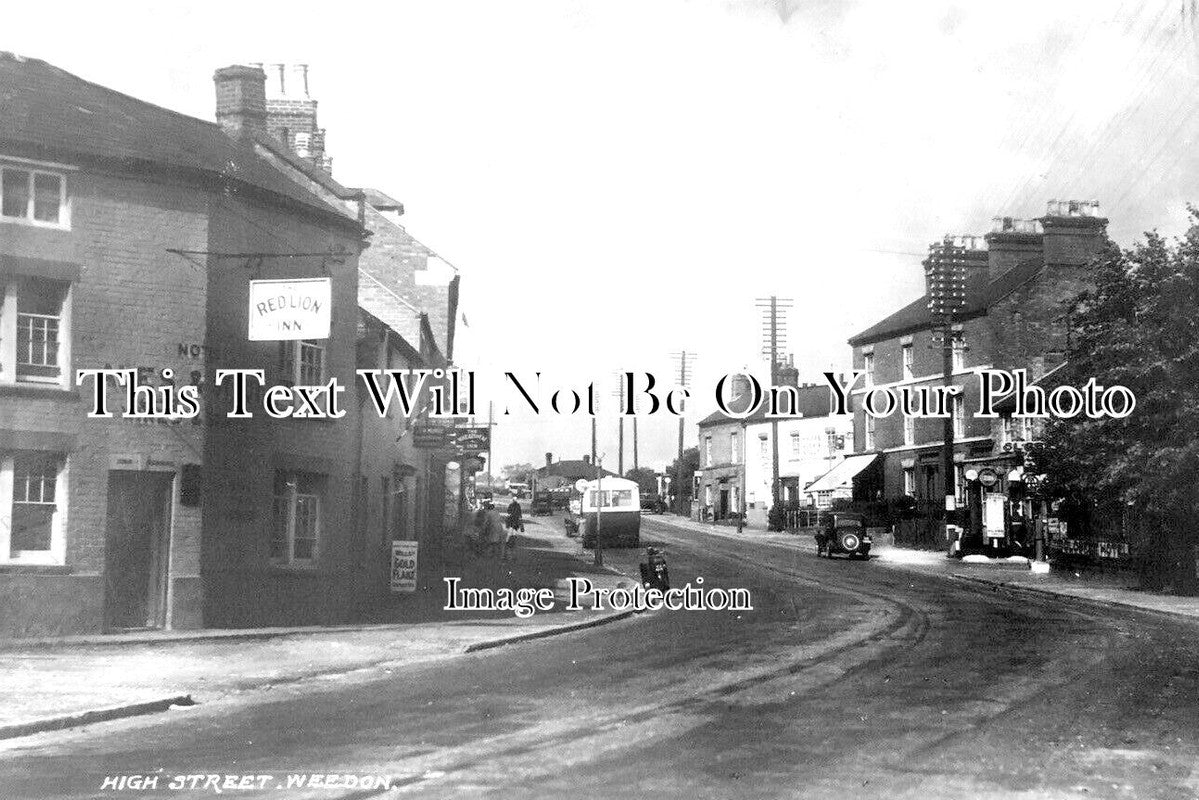 NH 1861 - High Street, Weedon, Northamptonshire c1940