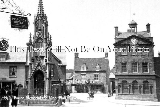 NH 2043 - Burton War Memorial & Moot Hall, Daventry