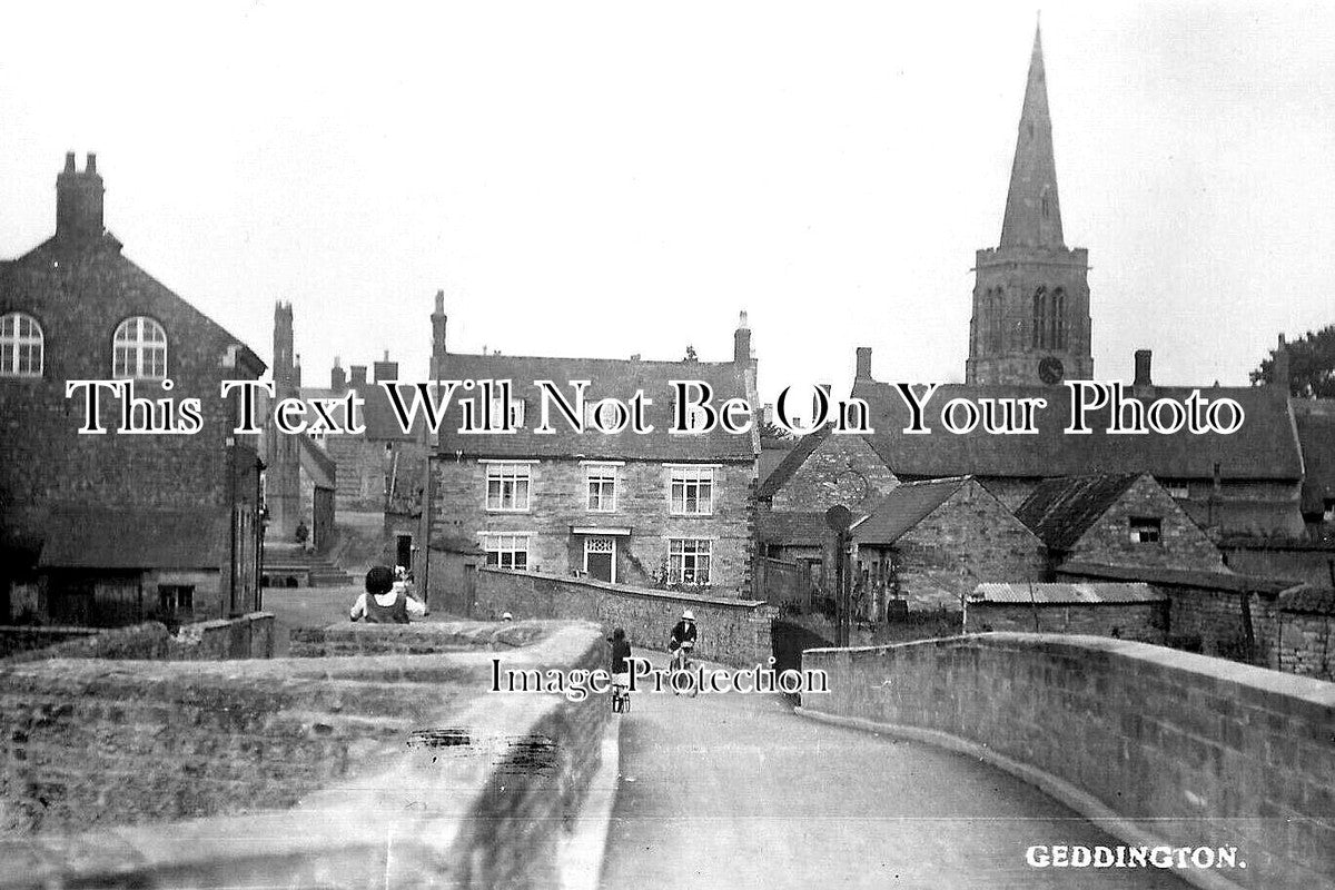 NH 2048 - Geddington Bridge, Northamptonshire c1920