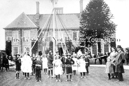 NH 2069 - Maypole Dancers, Grendon Hall, Northamptonshire 1914
