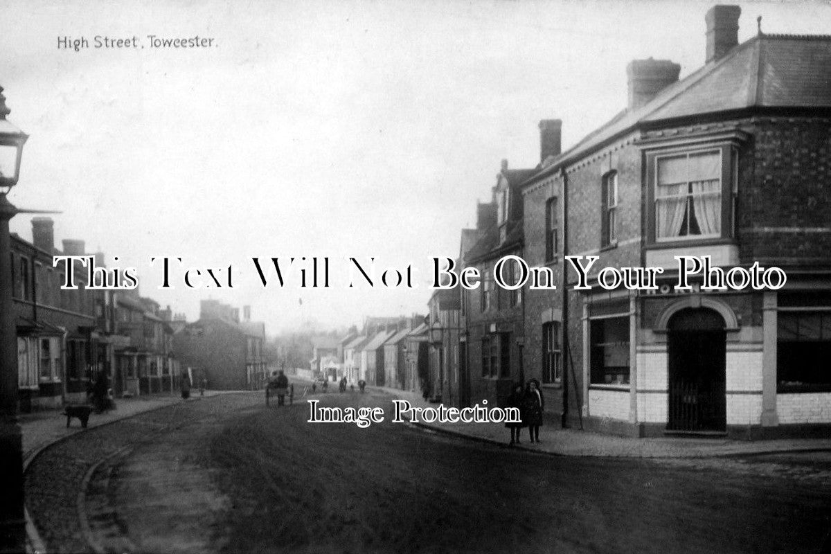 NH 223 - High Street, Towcester, Northamptonshire c1915