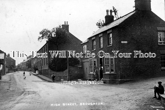 NH 285 - High Street, Broughton, Northamptonshire c1916