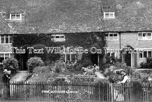 NH 341 - Park Cottages, Lowick, Northamptonshire