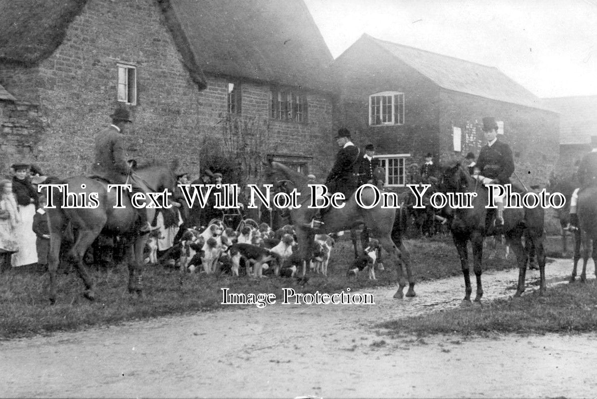 NH 487 - Hunt Meet, Braunston, Northamptonshire c1908