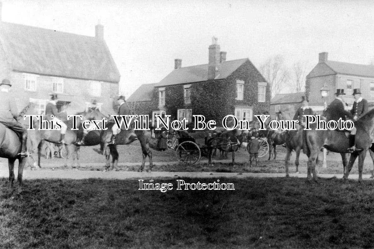 NH 547 - Wheatsheaf Inn, Braunston Meet, Northamptonshire c1910