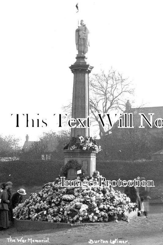 NH 633 - Burton Latimer War Memorial, Northamptonshire