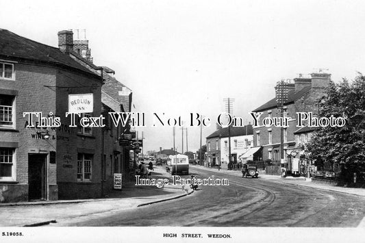 NH 751 - Red Lion Pub, High Street, Weedon, Northamptonshire