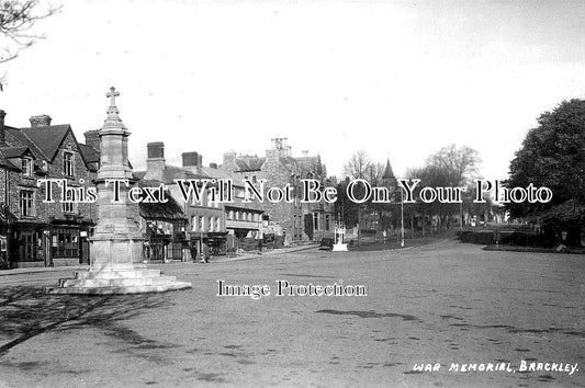 NH 825 - Brackley War Memorial, Northamptonshire