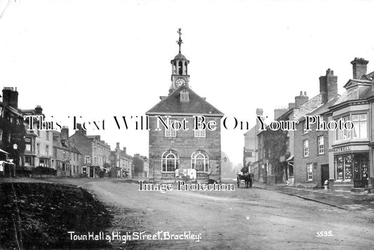 NH 835 - Town Hall & High Street, Brackley, Northamptonshire c1911