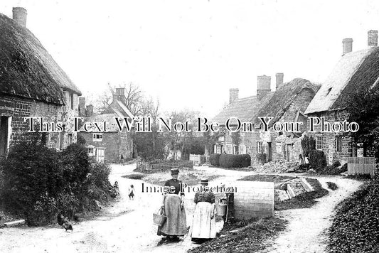 NH 856 - The Spring, Moreton Pinkney, Northamptonshire c1900