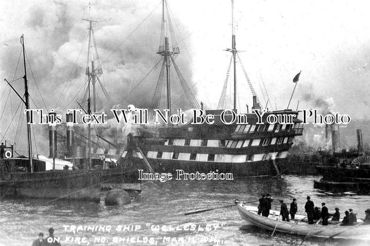 NO 1044 - Training Ship Wellesley On Fire, North Shields, Newcastle Upon Tyne 1914