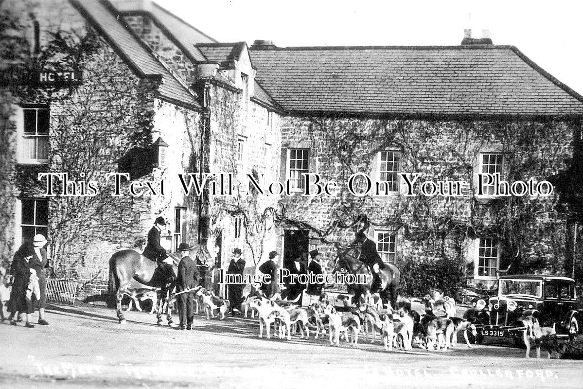 NO 1136 - Tynedale Foxhounds At George Hotel, Chollerford, Northumberland