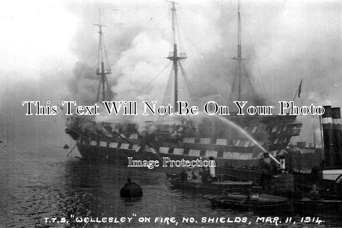NO 1733 - TSS Wellesley On Fire, North Shields, Northumberland 1914