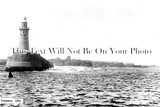 NO 1849 - North Pier Lighthouse, Tynemouth, Northumberland